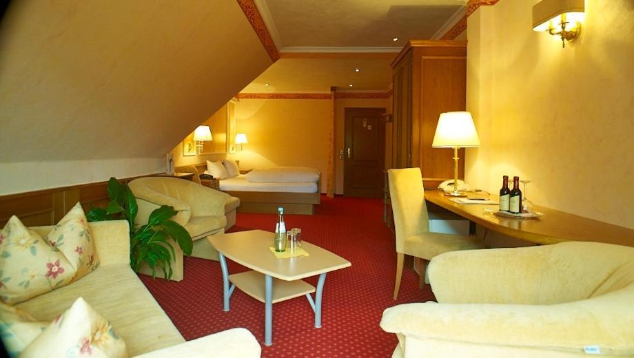 Parkhotel Krone เอ็มเมนดินเงน ภายนอก รูปภาพ