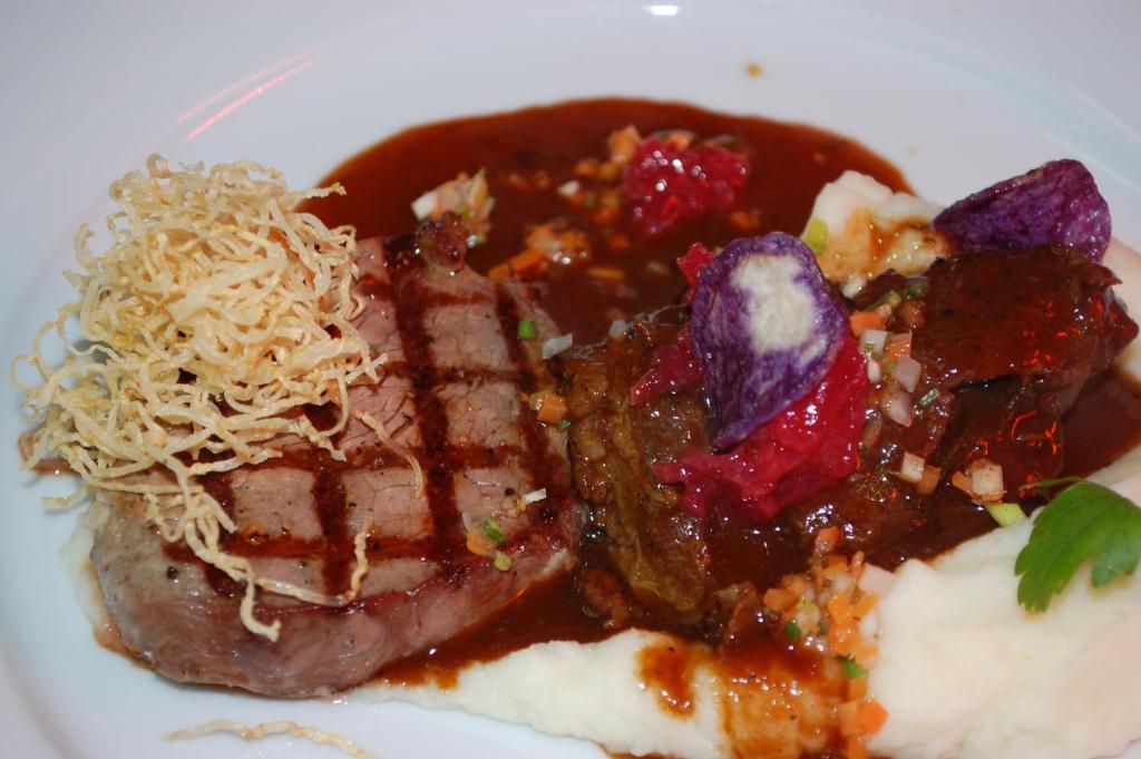 Parkhotel Krone เอ็มเมนดินเงน ภายนอก รูปภาพ